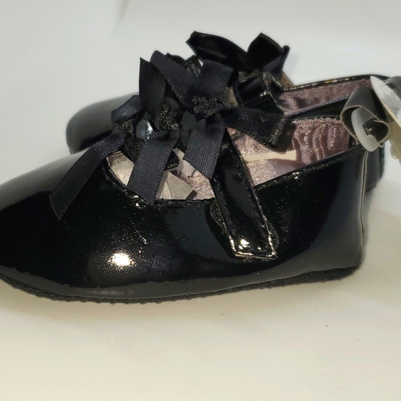 Baby Girl Black Patent leather shoes - Picture 4 of 4